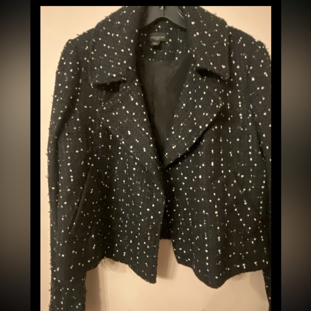 Ann Taylor Cropped Swing Jacket Black N White Tweed Cover Up, Lined,Pockets